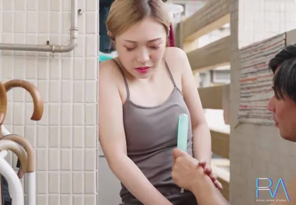 gay porn sex Cậu con trai vô sinh, bố Người chồng an ủi rồi giúp vợ sắp cưới của con trai có thai